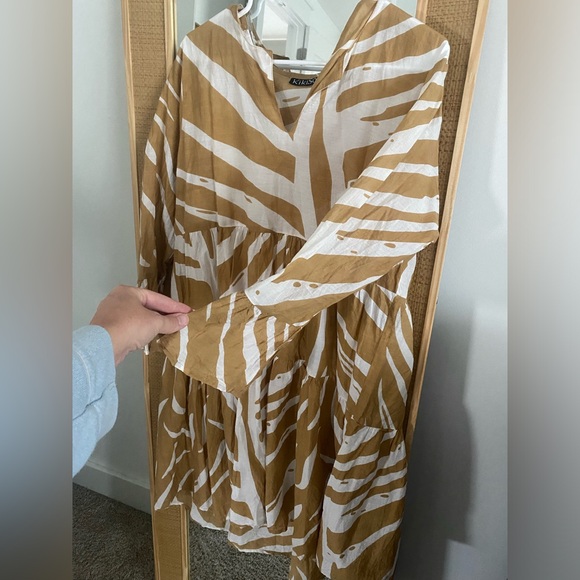 KiKiSol lightweight tiered dress.  Mustard and cream design. Size large - Picture 2 of 3